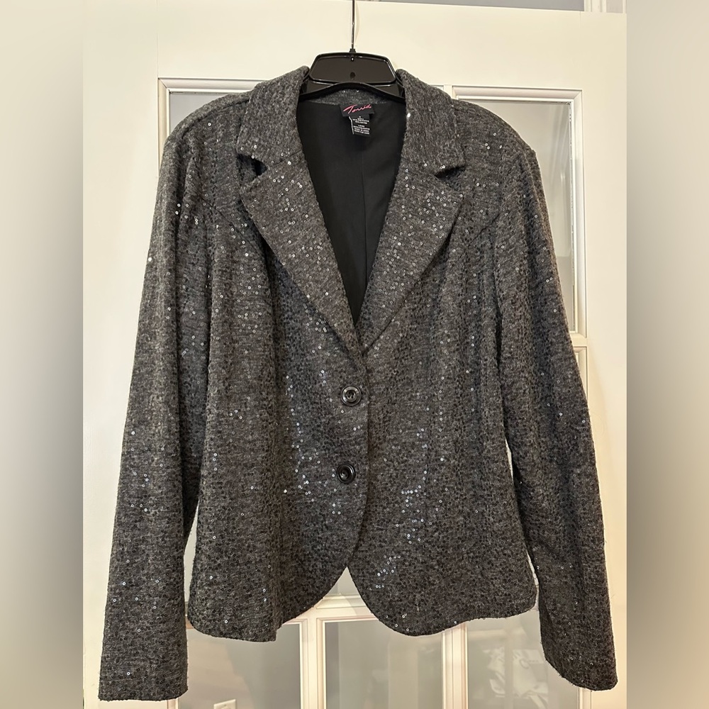 TORRID Charcoal Shimmer Two Button Blazer Sz 2 Great Condition Non Smoking Home